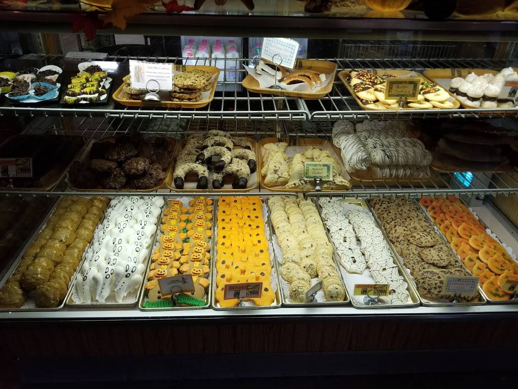 Moonside Bakery & Cafe | bakery | 604 Main St, Half Moon Bay, CA 94019, USA | 6507269070 OR +1 650-726-9070