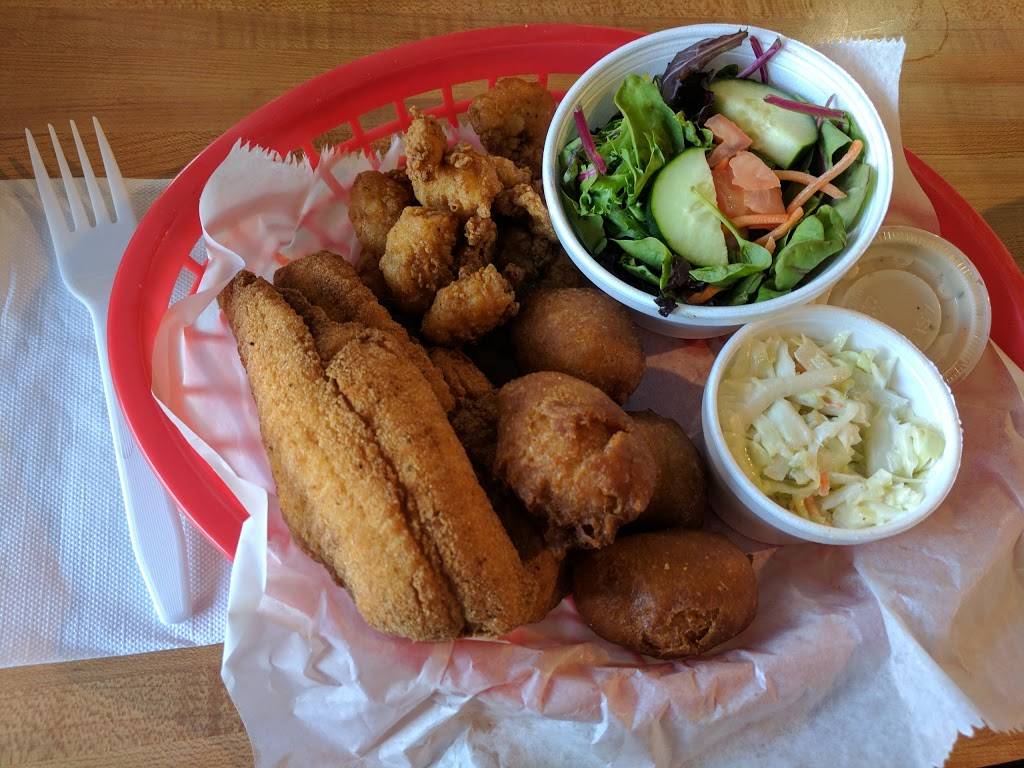 Low Country Shrimper | restaurant | 105 E Butler Rd, Mauldin, SC 29662, USA | 8645341520 OR +1 864-534-1520