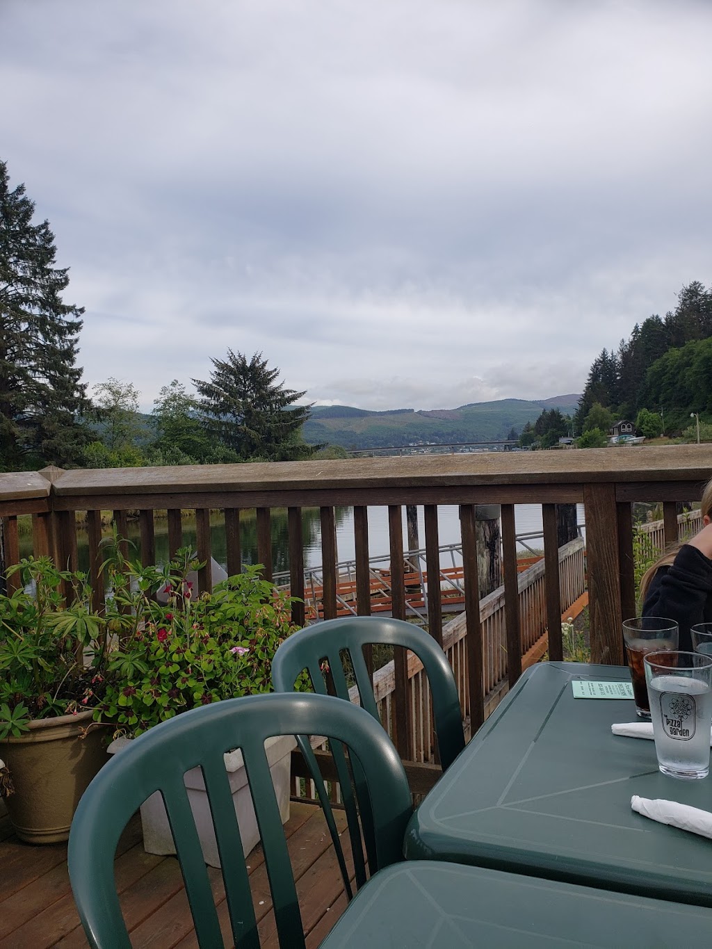 Pizza Garden | restaurant | 35815 Highway 101 N, Nehalem, OR 97131, USA | 5033687675 OR +1 503-368-7675