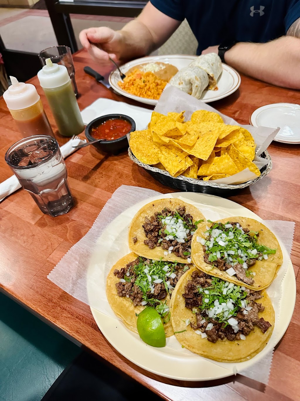 El Mezcal Mexican Restaurant | restaurant | 9645 Lincolnway Ln Suite 106, Frankfort, IL 60423, USA | 8158067166 OR +1 815-806-7166