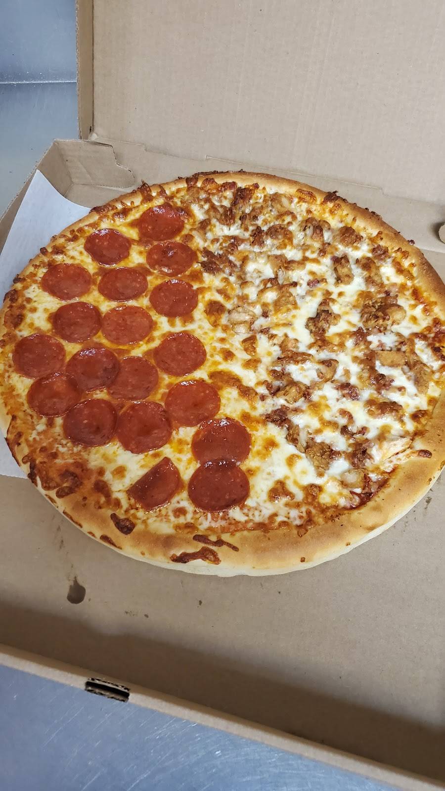 Family Pizza | restaurant | 16 Elm St, Pittsfield, NH 03263, USA | 6034350009 OR +1 603-435-0009