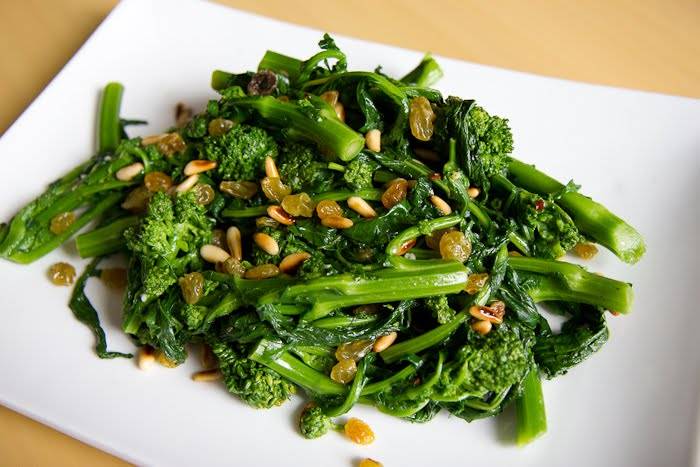 Raes Cafe | restaurant | 8229 164th St, Jamaica, NY 11432, USA | 7183800029 OR +1 718-380-0029