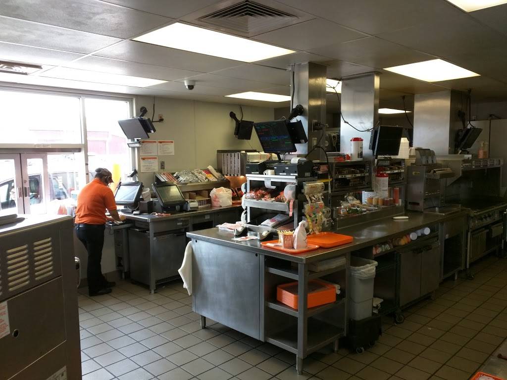 Whataburger | restaurant | 3521 N Central Expy, Plano, TX 75023, USA | 9725783835 OR +1 972-578-3835