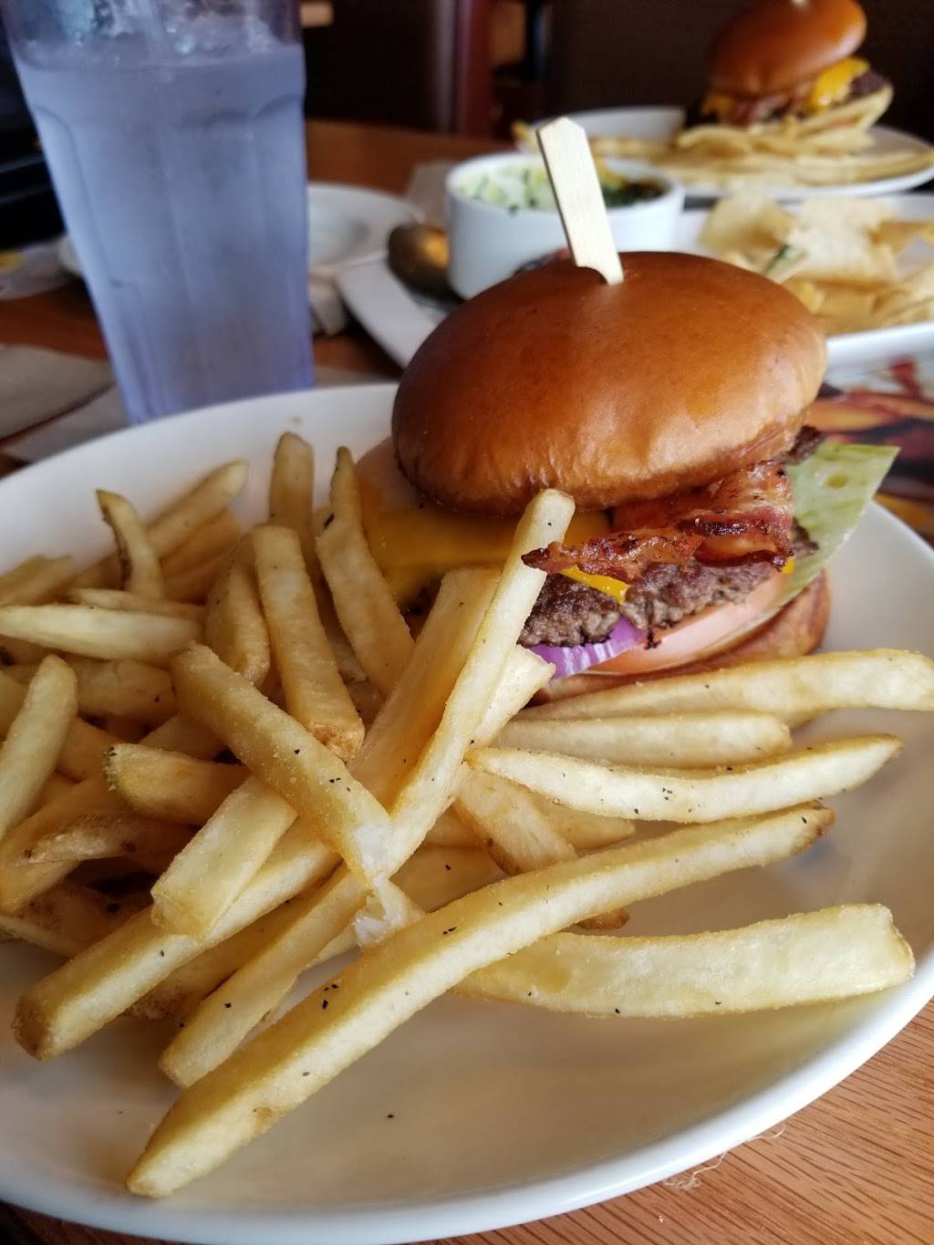 Applebees Grill + Bar | restaurant | 21350 Ecorse Rd, Taylor, MI 48180, USA | 3133895400 OR +1 313-389-5400