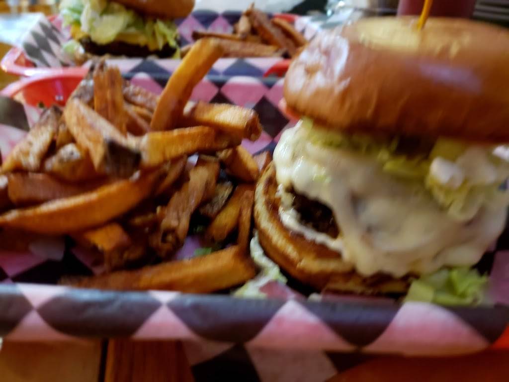 Pool n pints | restaurant | 8 Aberdeen shopping plz, Aberdeen, MD 21001, USA | 4103066021 OR +1 410-306-6021