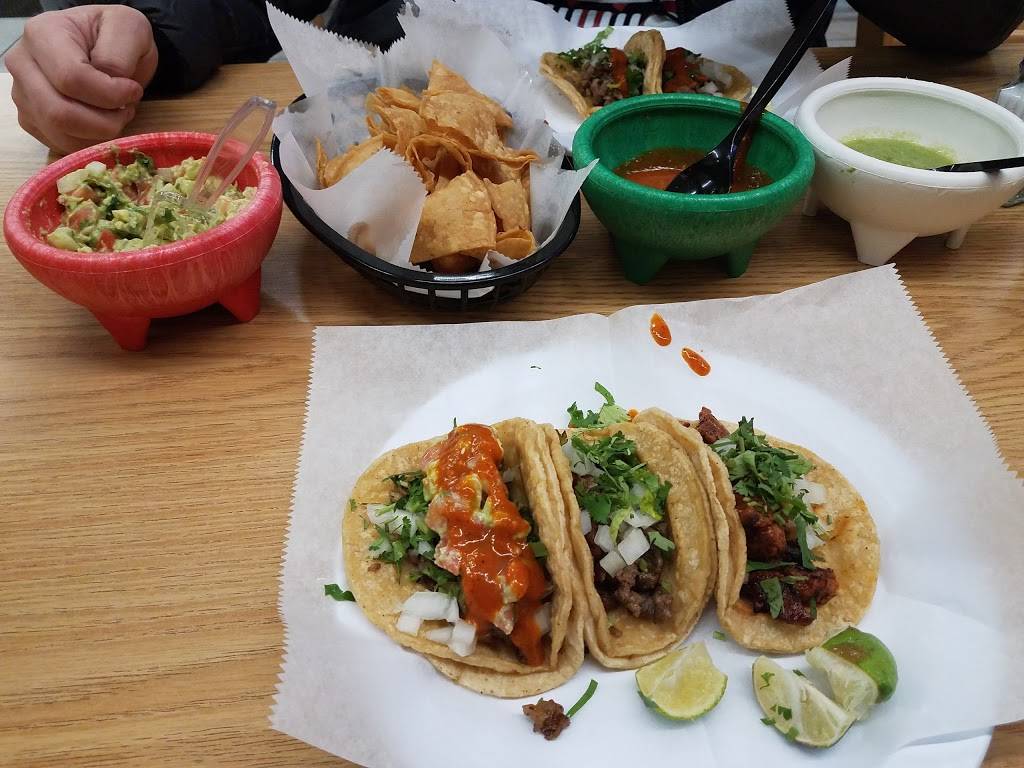 El Mercadito Restaurant. | restaurant | 511 S Green Bay Rd, Waukegan, IL 60085, USA | 8476727864 OR +1 847-672-7864