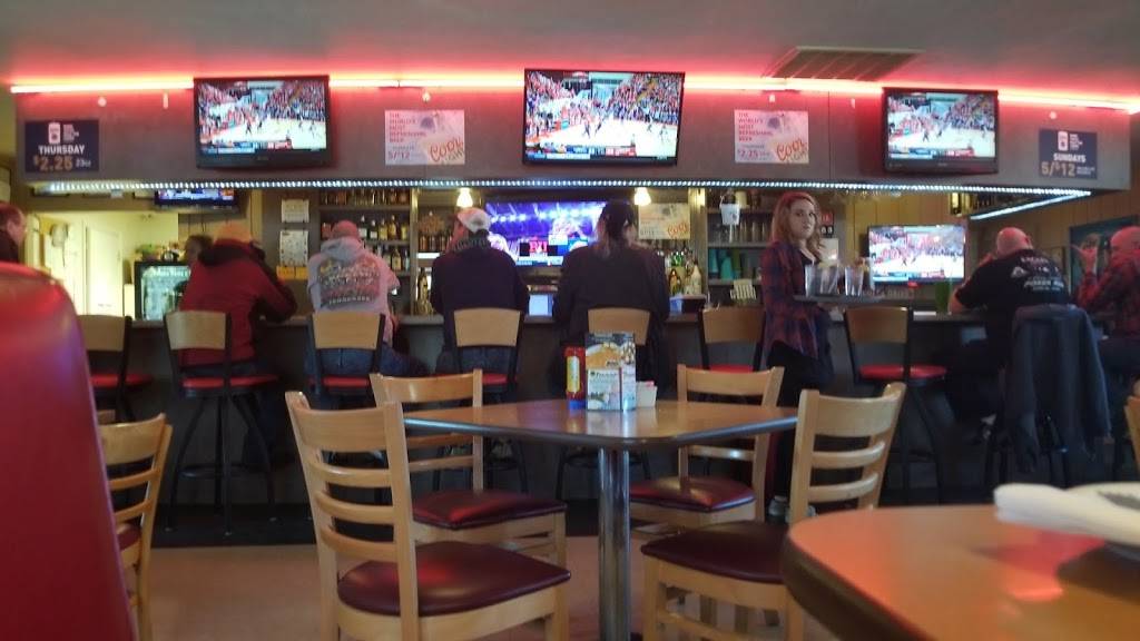 Curve Inn | restaurant | 114 S Park Ave, Alexandria, IN 46001, USA | 7657242722 OR +1 765-724-2722