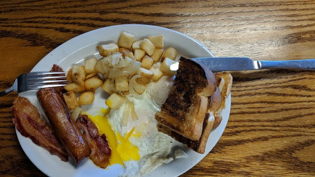 Spuds Restaurant and Catering | restaurant | 140 Industrial Blvd, Napanee, ON K7R 3Y9, Canada | 6133546787 OR +1 613-354-6787