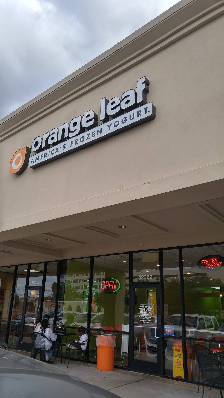 Orange Leaf Frozen Yogurt Memorial City | restaurant | 12369 Kingsride Ln, Houston, TX 77024, USA | 7134675323 OR +1 713-467-5323