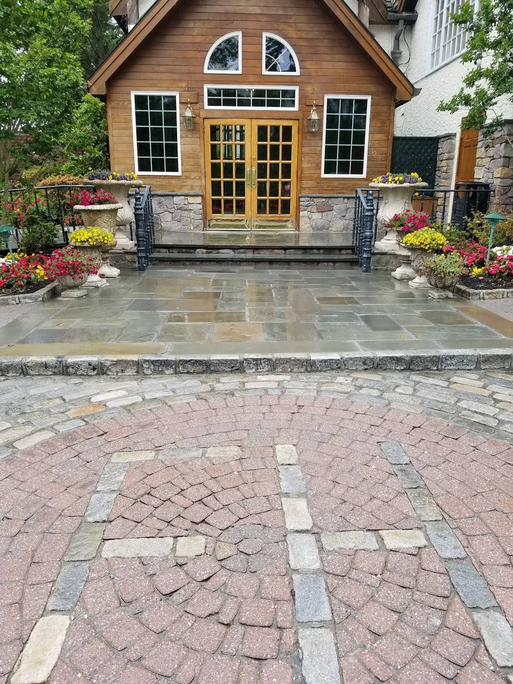 The Fox Hollow | restaurant | 7725 Jericho Turnpike, Woodbury, NY 11797, USA | 5169211415 OR +1 516-921-1415