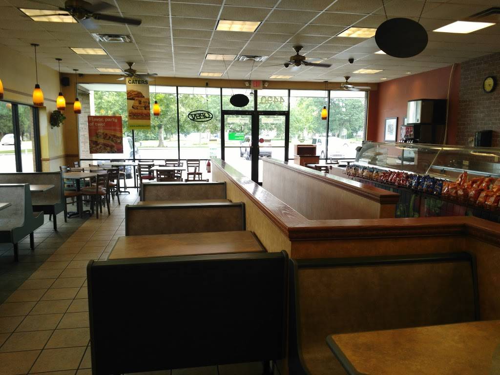 Subway | restaurant | 4490 Cemetery Rd, Hilliard, OH 43026, USA | 6148767993 OR +1 614-876-7993