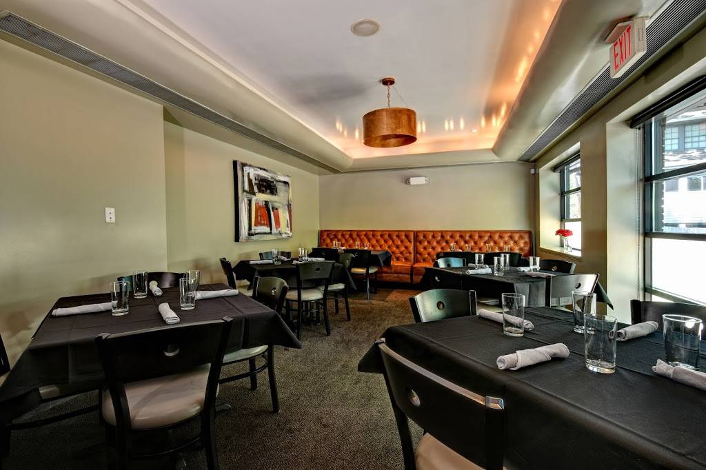 Flavour Restaurant & Lounge | restaurant | 1767 Bardstown Rd, Louisville, KY 40205, USA | 5024096968 OR +1 502-409-6968