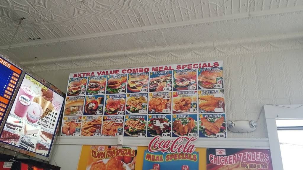 Crown Fried Chicken | restaurant | 45 Hamilton St, Southbridge, MA 01550, USA | 5087646363 OR +1 508-764-6363