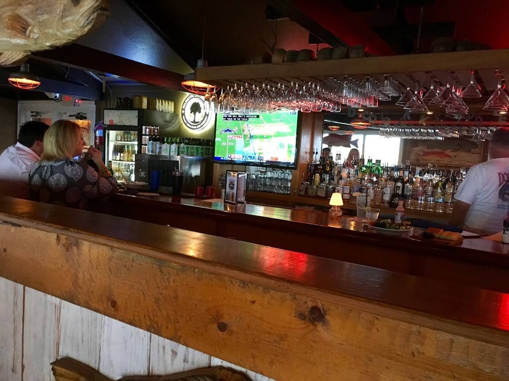 Ladys Island Dockside | restaurant | 71 Sea Island Pkwy, Beaufort, SC 29907, USA | 8433793288 OR +1 843-379-3288