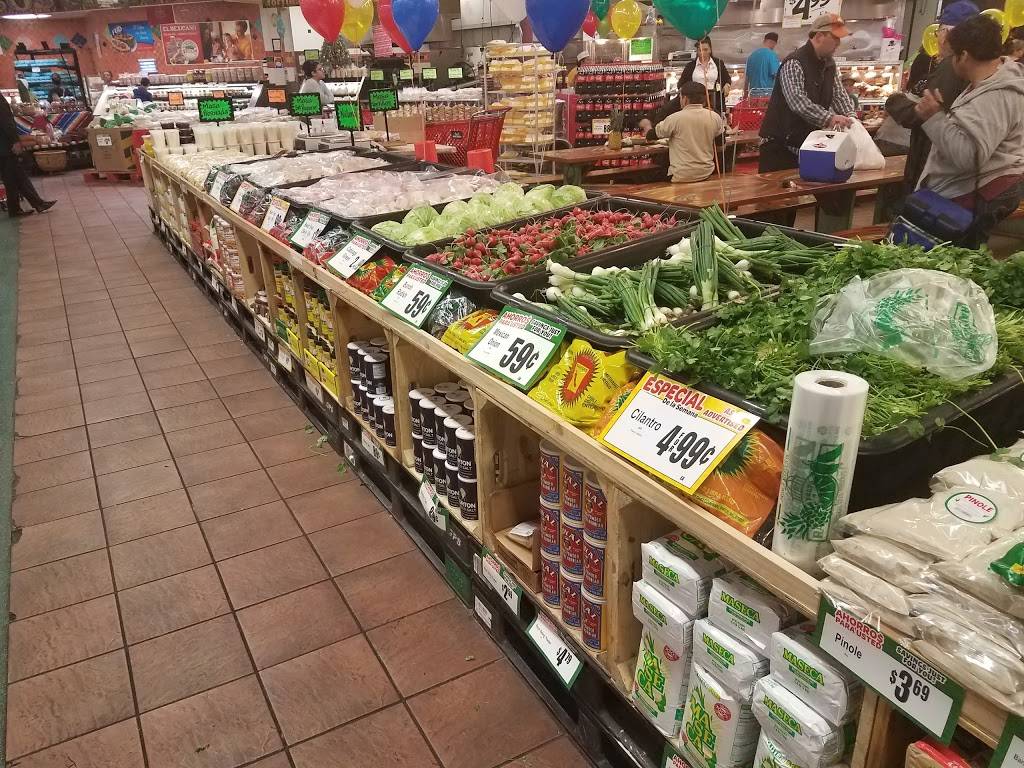 Los Altos Ranch Market | bakery | 3415 W Glendale Ave, Phoenix, AZ 85051, USA | 6028410346 OR +1 602-841-0346