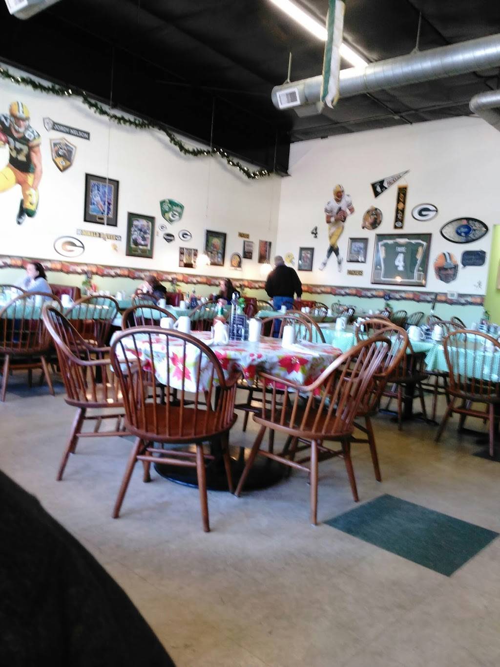 Moms Restaurant & Pub | restaurant | 225 Bremer Ave # 1, Colfax, WI 54730, USA | 7159624617 OR +1 715-962-4617
