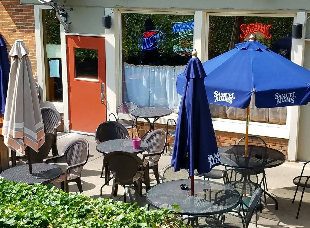 The Landing Bar & Grille | restaurant | 30 Fairport Village Landing, Fairport, NY 14450, USA | 5854257490 OR +1 585-425-7490