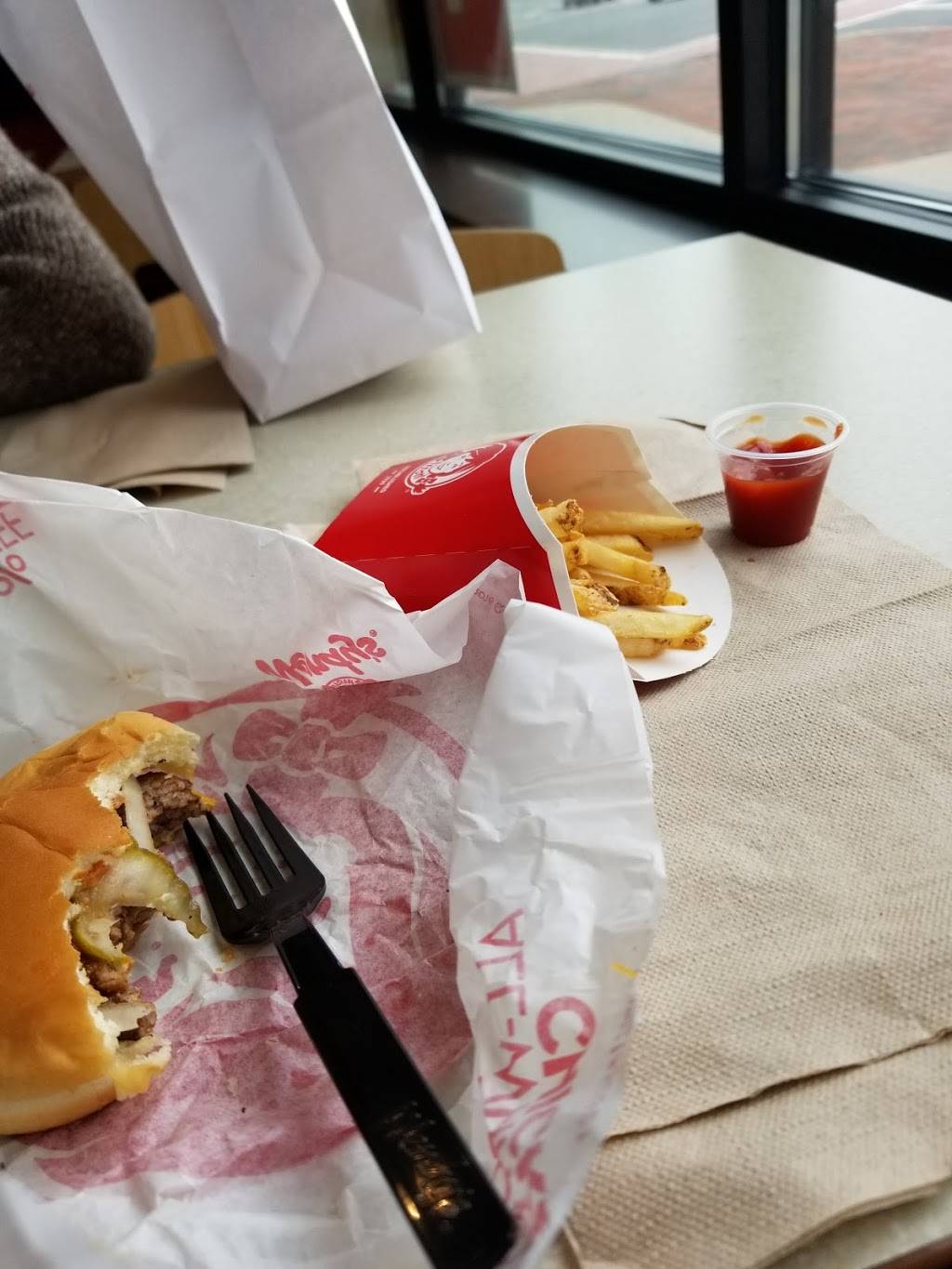 Wendys | restaurant | 339 W Market St, Newark, NJ 07107, USA | 9738240468 OR +1 973-824-0468