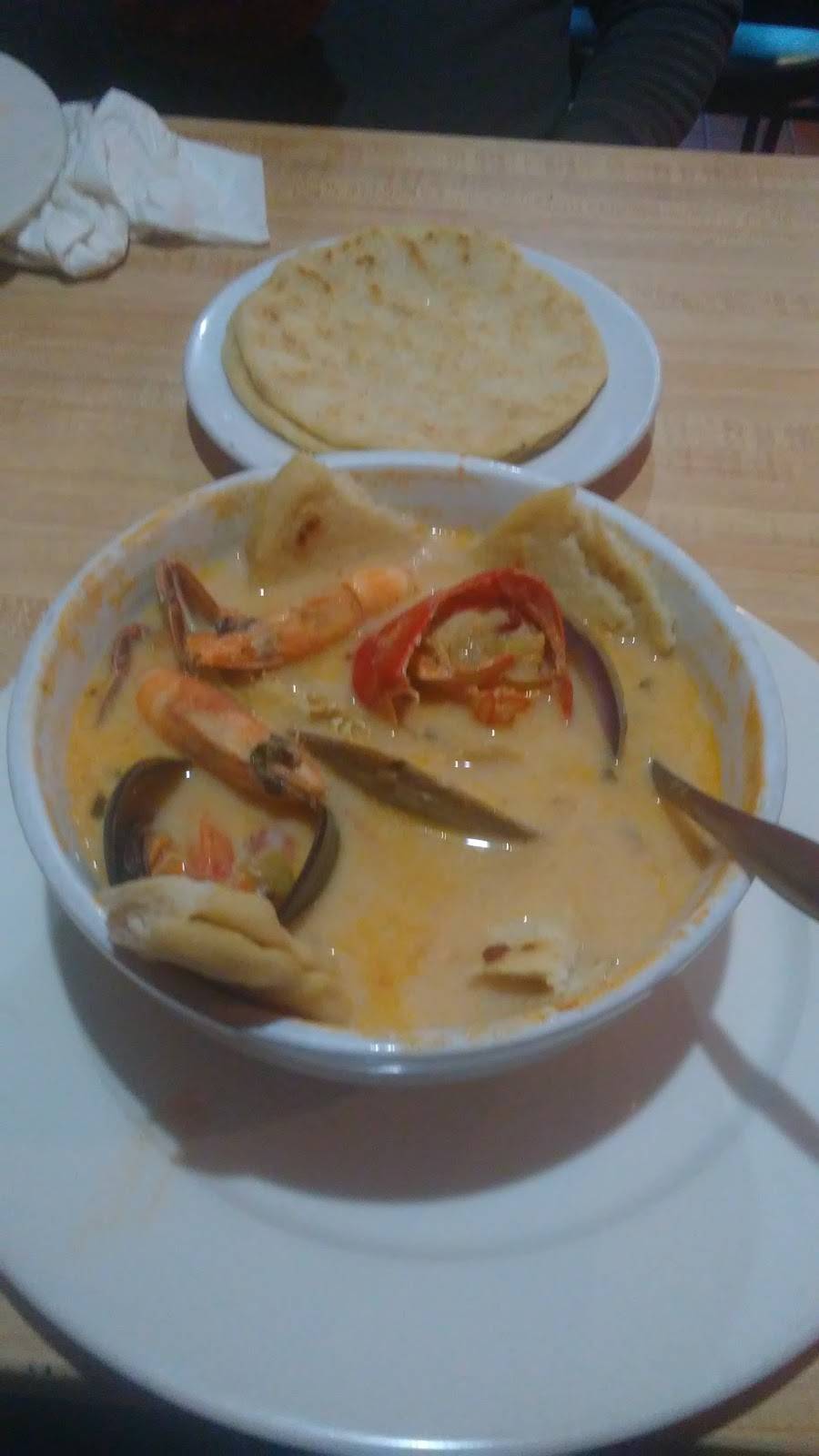 El Salvador Restaurant | restaurant | 2367 E Main St, Bridgeport, CT 06610, USA | 2033356087 OR +1 203-335-6087