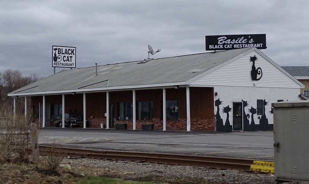 Black Cat Bar & Grill | restaurant | 5948, 470 French Rd, Utica, NY 13502, USA | 3157244444 OR +1 315-724-4444
