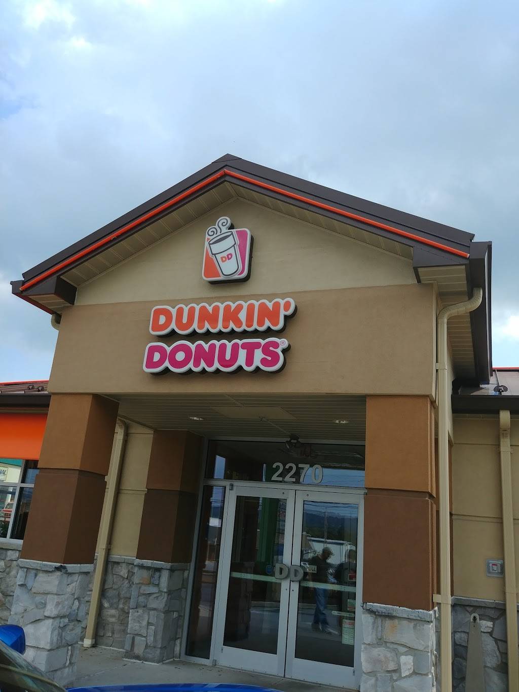 Dunkin | bakery | 2270 E Market St, East York, PA 17402, USA | 7177471025 OR +1 717-747-1025