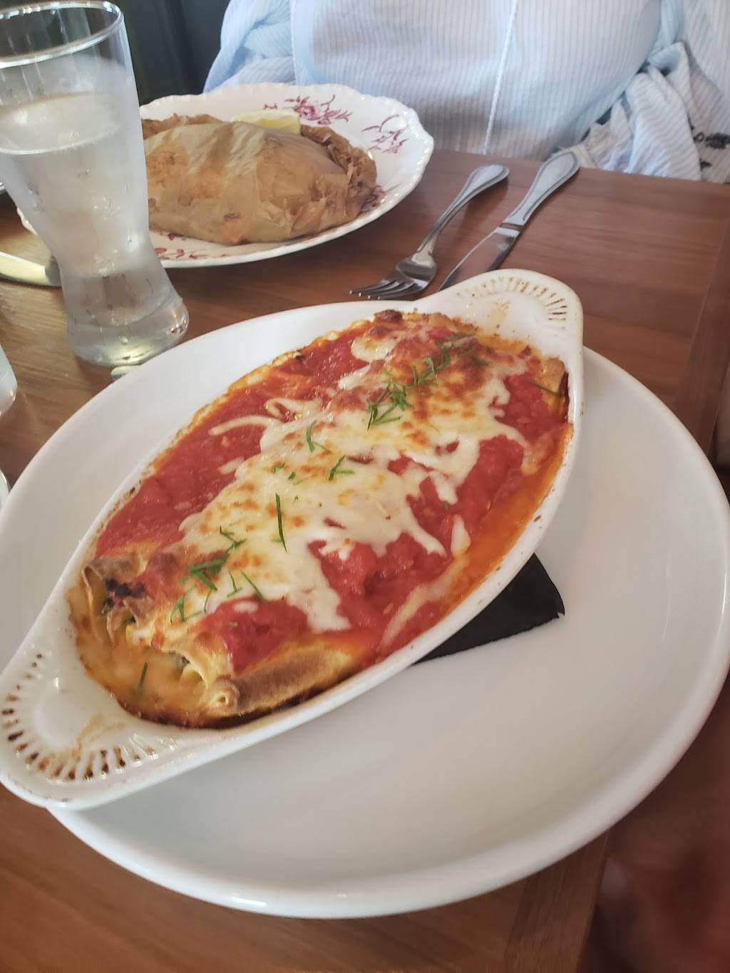 Festina Lente | restaurant | 1 Government St, Kittery, ME 03904, USA | 2077032287 OR +1 207-703-2287