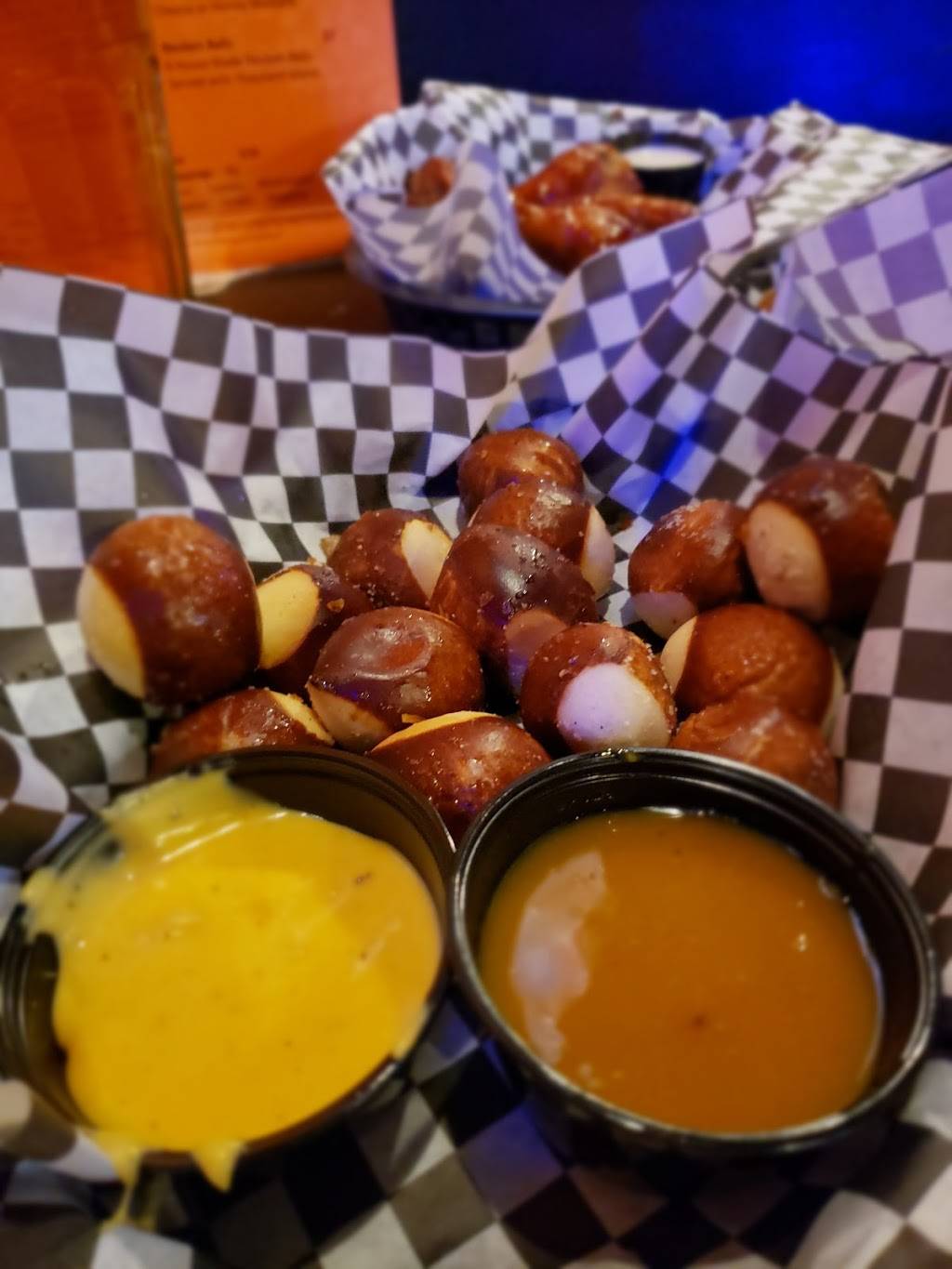 Jonseys"s Pub & Grill | restaurant | 5919 Hoover Rd, Grove City, OH 43123, USA | 6148011055 OR +1 614-801-1055