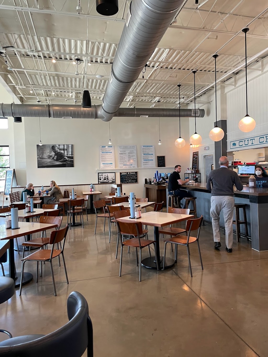 Rodney Scotts BBQ Homewood | restaurant | 2701 18th St S, Homewood, AL 35209, USA | 2059227733 OR +1 205-922-7733