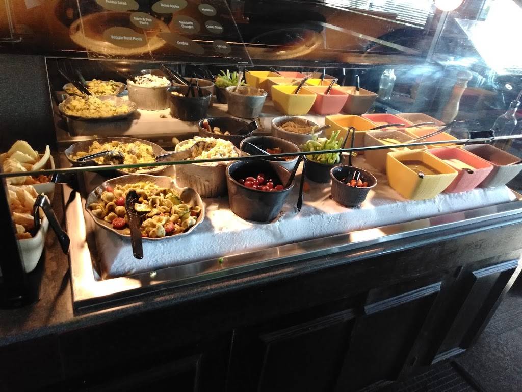 Ruby Tuesday | restaurant | 1226 Old Country Rd, Westbury, NY 11590, USA | 5162285176 OR +1 516-228-5176