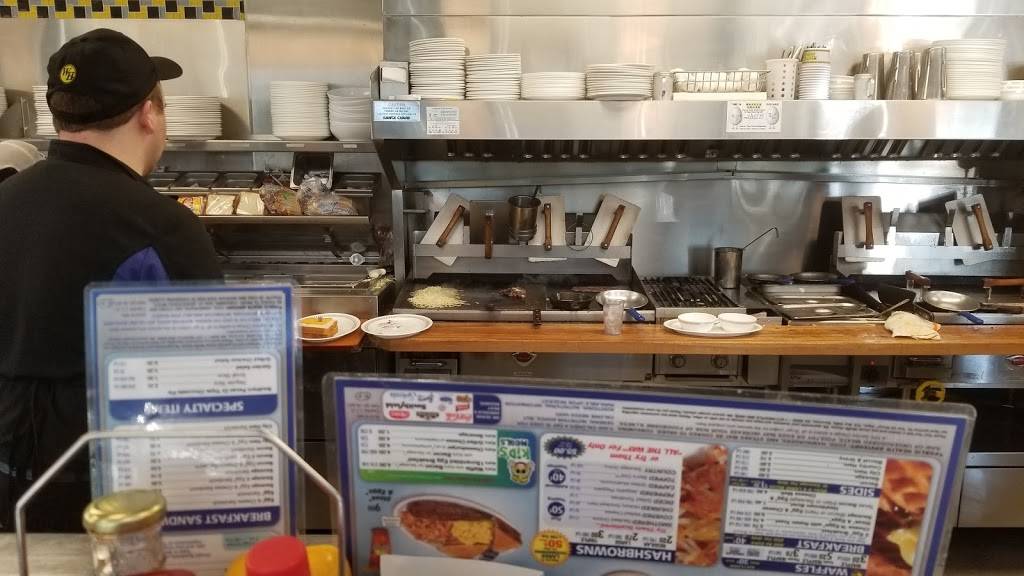 Waffle House | meal takeaway | 3500 Hillsborough Rd, Durham, NC 27705, USA | 9193823355 OR +1 919-382-3355