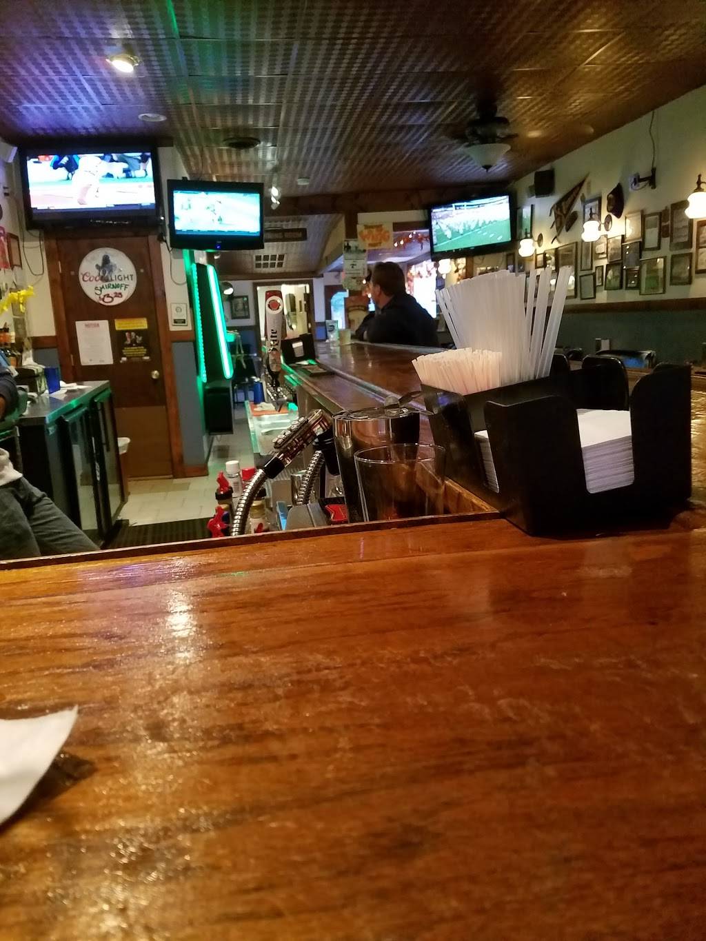 Schicks Cafe Calcutta | restaurant | 50 Mauch Chunk St, Tamaqua, PA 18252, USA | 5706683080 OR +1 570-668-3080