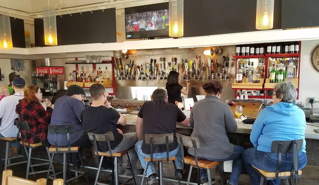 PaveMint Taphouse and Grill | restaurant | 9 S Commerce Ave, Front Royal, VA 22630, USA | 5402524707 OR +1 540-252-4707