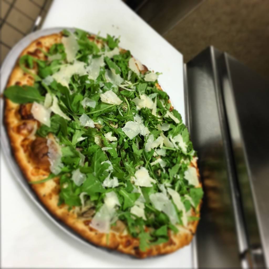 The RoadHouse | restaurant | 1400 Clove Rd, Staten Island, NY 10301, USA | 7184470033 OR +1 718-447-0033