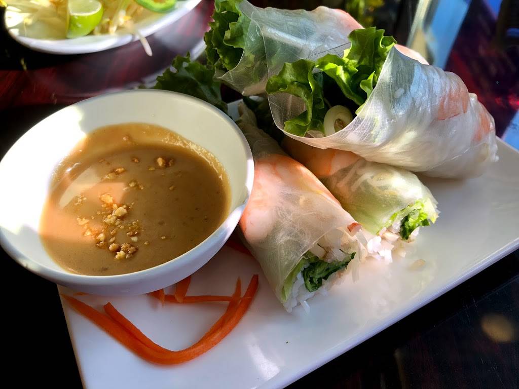 Rose Pho | restaurant | 19865 1st Ave S #302, Normandy Park, WA 98148, USA | 2065922451 OR +1 206-592-2451