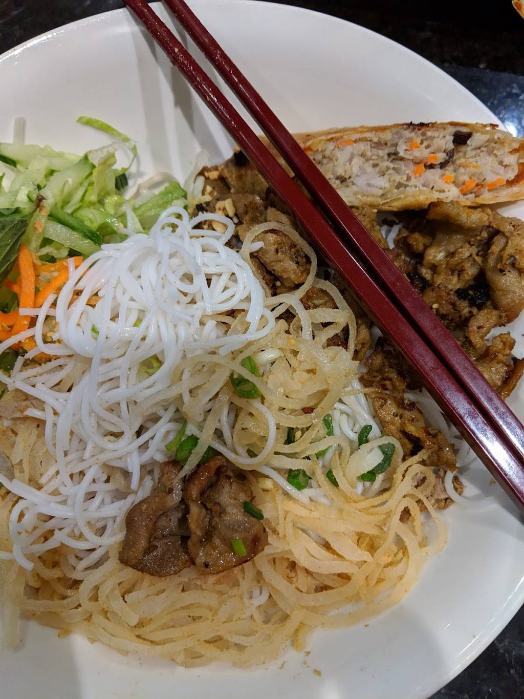 Pho Tran | restaurant | 809 Victoria St N, Kitchener, ON N2B 1Y4, Canada | 5197446066 OR +1 519-744-6066