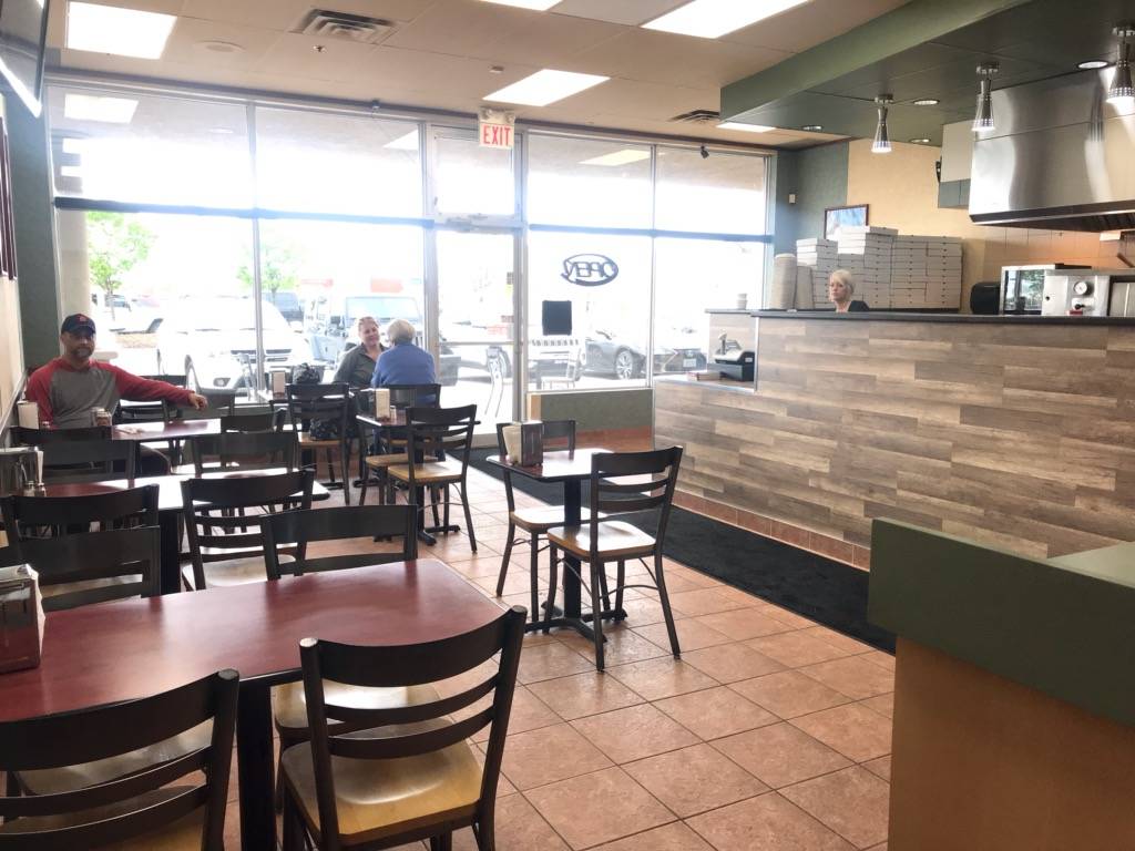 The Hungry Wolf Restaurant | restaurant | 25 Amy Croft Dr, Tecumseh, ON N9C 1K8, Canada | 5197350072 OR +1 519-735-0072