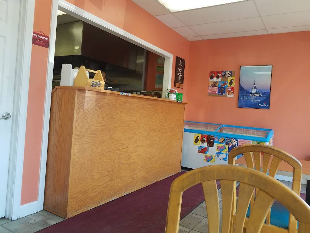 Family Pizza | restaurant | 1415 North Ave, Bridgeport, CT 06604, USA | 2033355000 OR +1 203-335-5000