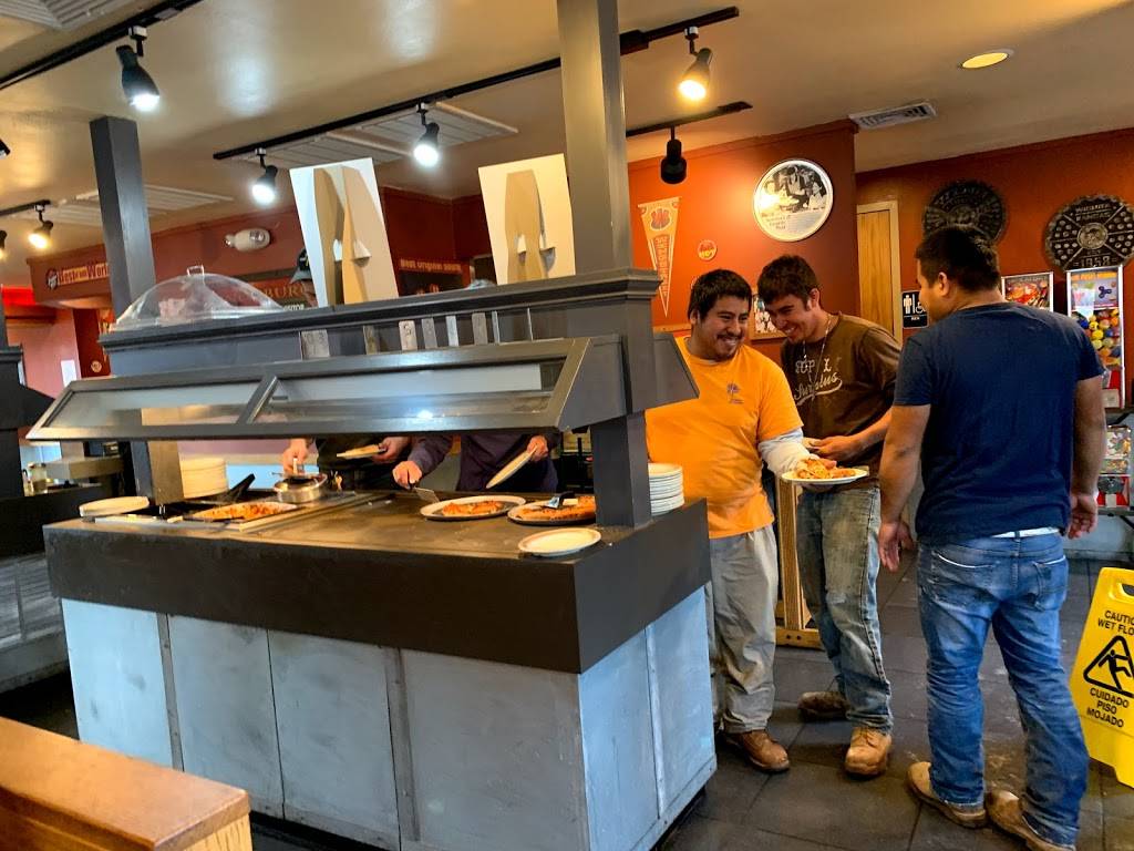 Pizza Hut | meal takeaway | 2413 Memorial Ave, Lynchburg, VA 24501, USA | 4348451433 OR +1 434-845-1433