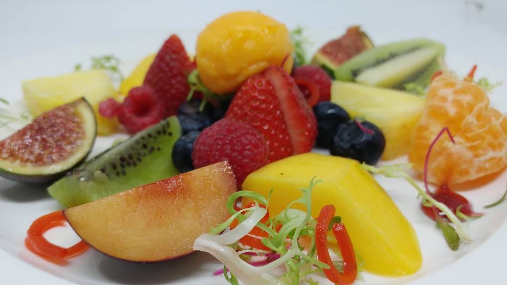 Crosswinds Restaurant and Bar | restaurant | 950 Dixon Rd, Etobicoke, ON M9W 5N4, Canada | 4166759444 OR +1 416-675-9444