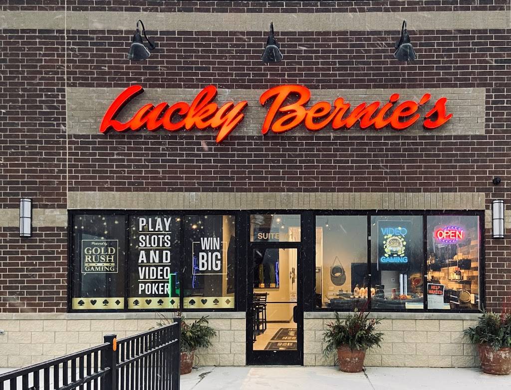 Lucky Bernies | restaurant | 3035 N Oak Grove Ave Ste 101, Waukegan, IL 60087, USA | 8476724722 OR +1 847-672-4722