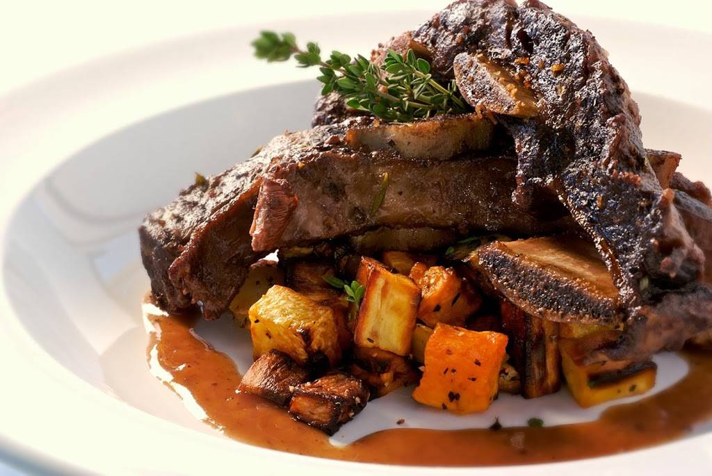 Shore Grill And Grotto | restaurant | 71 Lakeshore Rd E, Mississauga, ON L5G 1C9, Canada | 9052719777 OR +1 905-271-9777