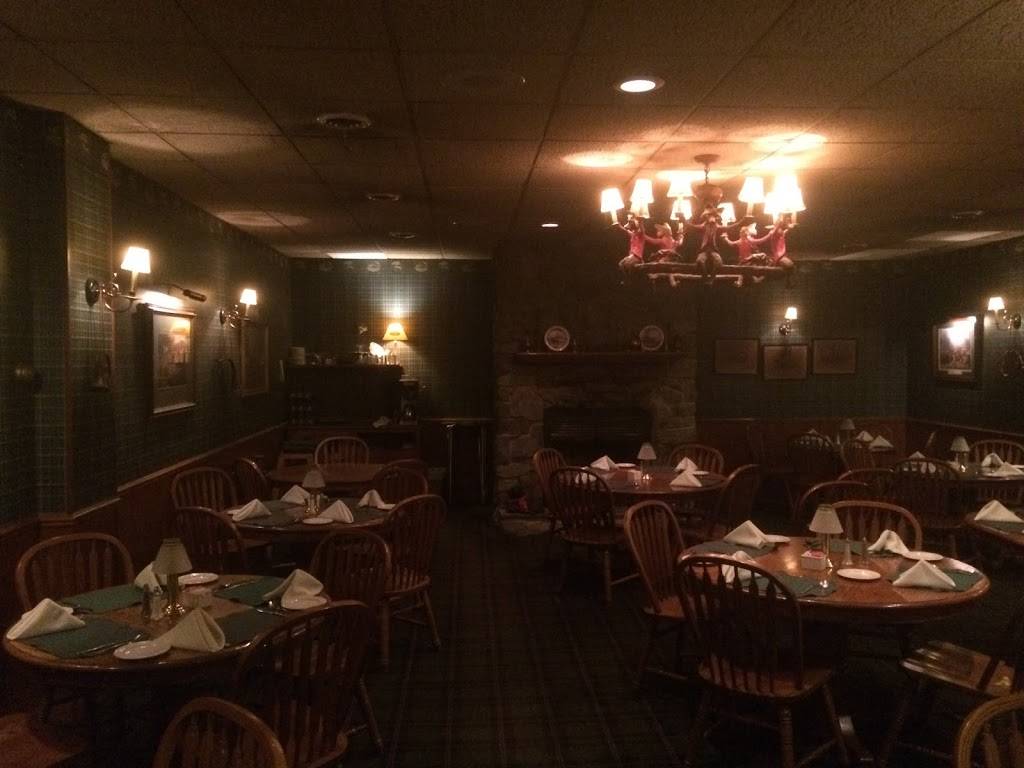 Huntergreen Inn & Pub | restaurant | 319 E Broad St, Raymond, IL 62560, USA | 2172293683 OR +1 217-229-3683