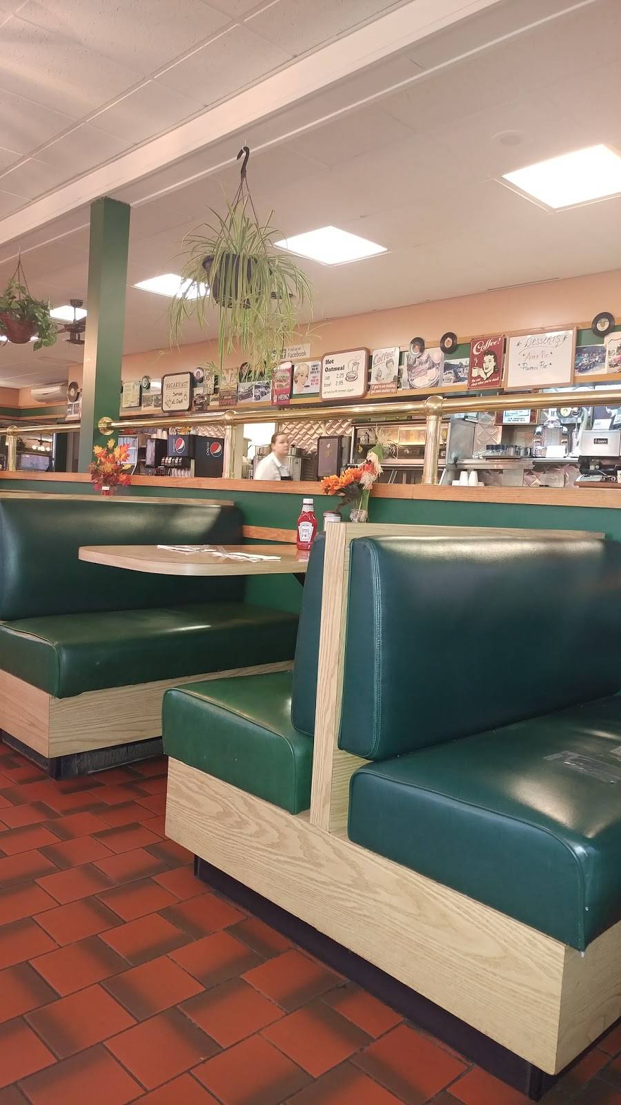 Tower Grill | restaurant | 185 Freight St, Waterbury, CT 06702, USA | 2037530522 OR +1 203-753-0522