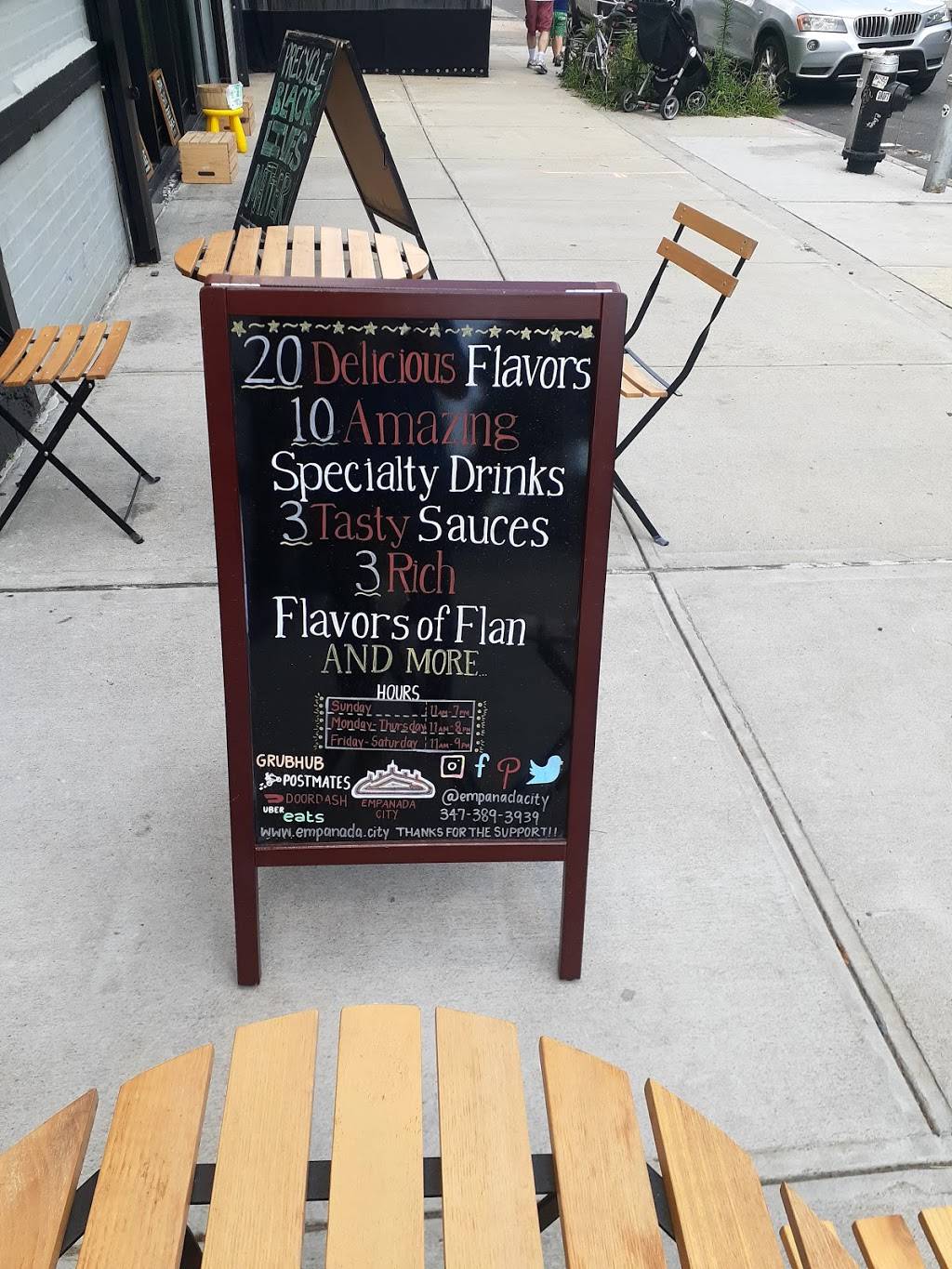 Empanada City | restaurant | 48 Cypress Ave, Brooklyn, NY 11237, USA | 3473893939 OR +1 347-389-3939