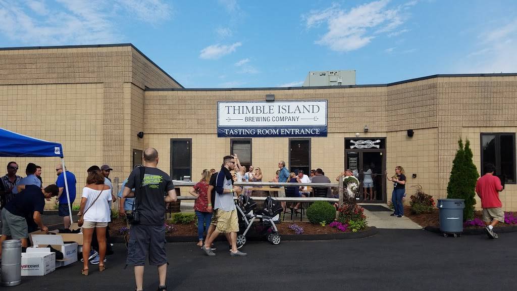 Thimble Island Brewing Company | restaurant | 16 Business Park Dr, Branford, CT 06405, USA | 2032082827 OR +1 203-208-2827