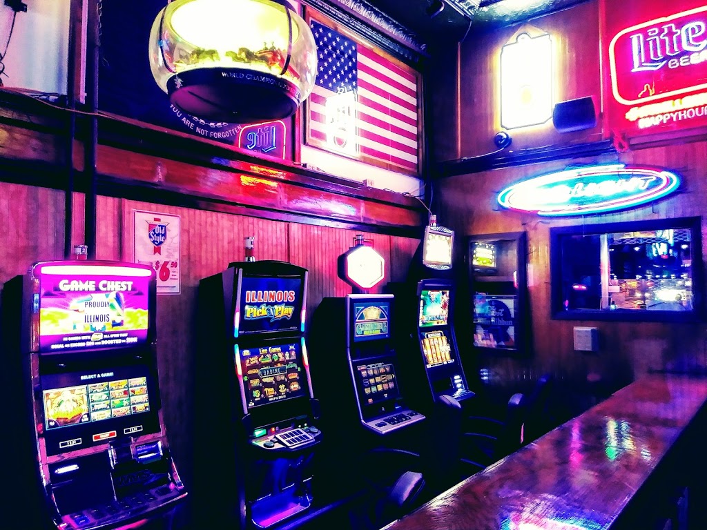 Aurora Tap House | night club | 134 W Downer Pl, Aurora, IL 60506, USA | 6308929220 OR +1 630-892-9220