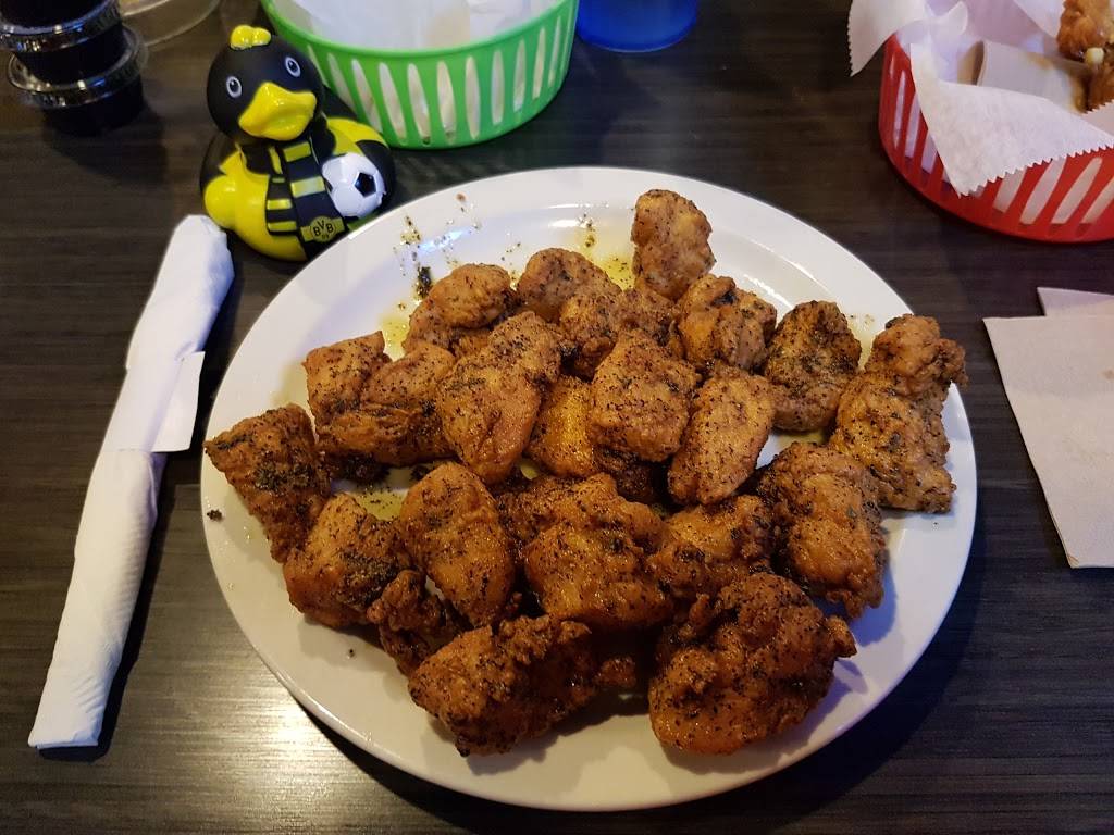 Gatas Sports Bar & Grille | night club | 811 Elma G Miles Pkwy, Hinesville, GA 31313, USA | 9123689464 OR +1 912-368-9464