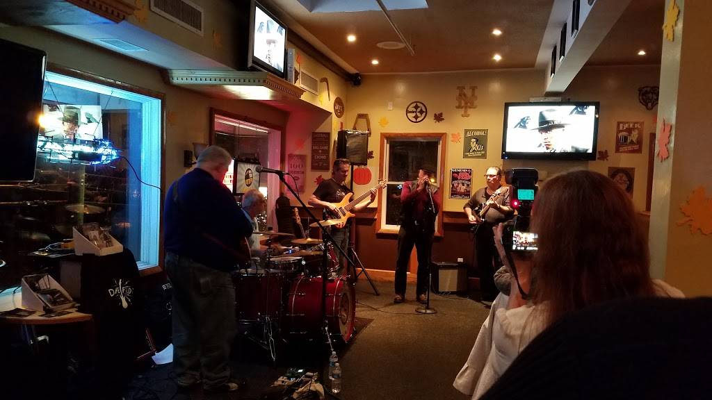 Victors | restaurant | 500 Commerce St, Hawthorne, NY 10532, USA | 9147691817 OR +1 914-769-1817