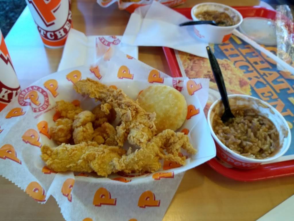 Popeyes Louisiana Kitchen | restaurant | 3390 1st St, Bradenton, FL 34208, USA | 9417467272 OR +1 941-746-7272