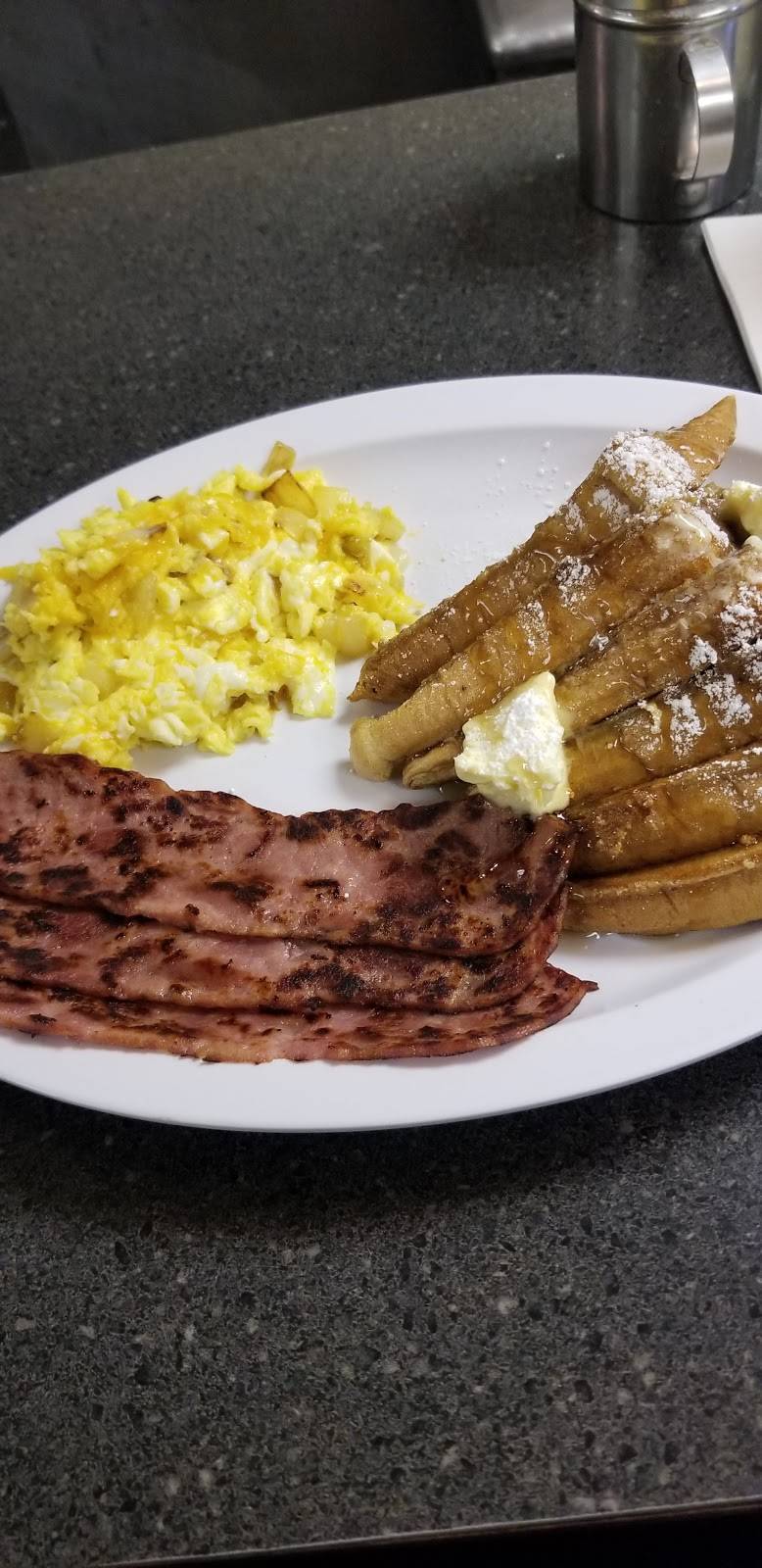 Sunnys Breakfast | restaurant | 26 N 52nd St, Philadelphia, PA 19139, USA | 2154742960 OR +1 215-474-2960